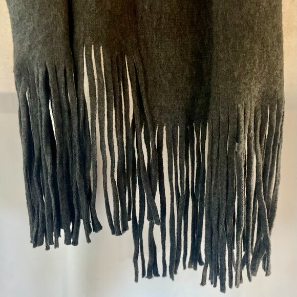 Lucky Brand Charcoal Gray Oversized Knit Fringed Scarf Wrap | NWT - Picture 2 of 6